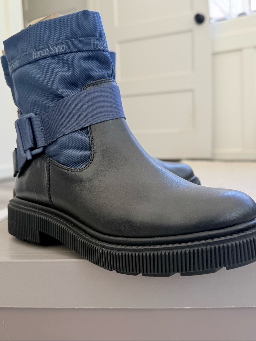 Franco Sarto L-JAN Navy Leather Ankle Boots Women’s US 7.5 New in Box